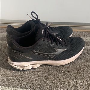 Women’s Mizuno Wave Rider 22 sneakers